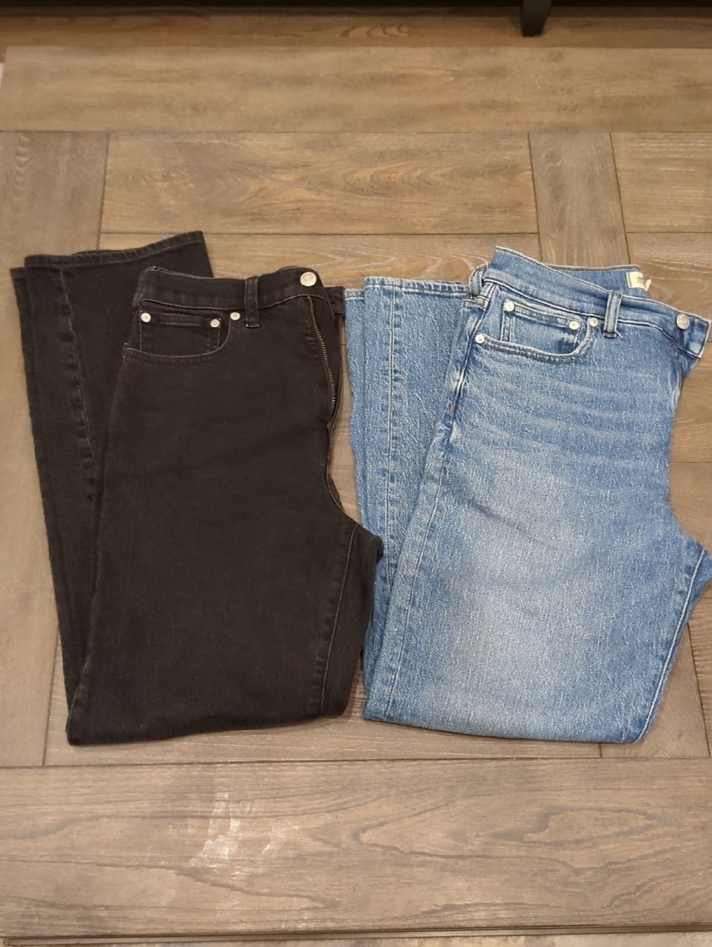Madewell Bundle of 2 Denim 90's Straight Jeans in Blue and Black